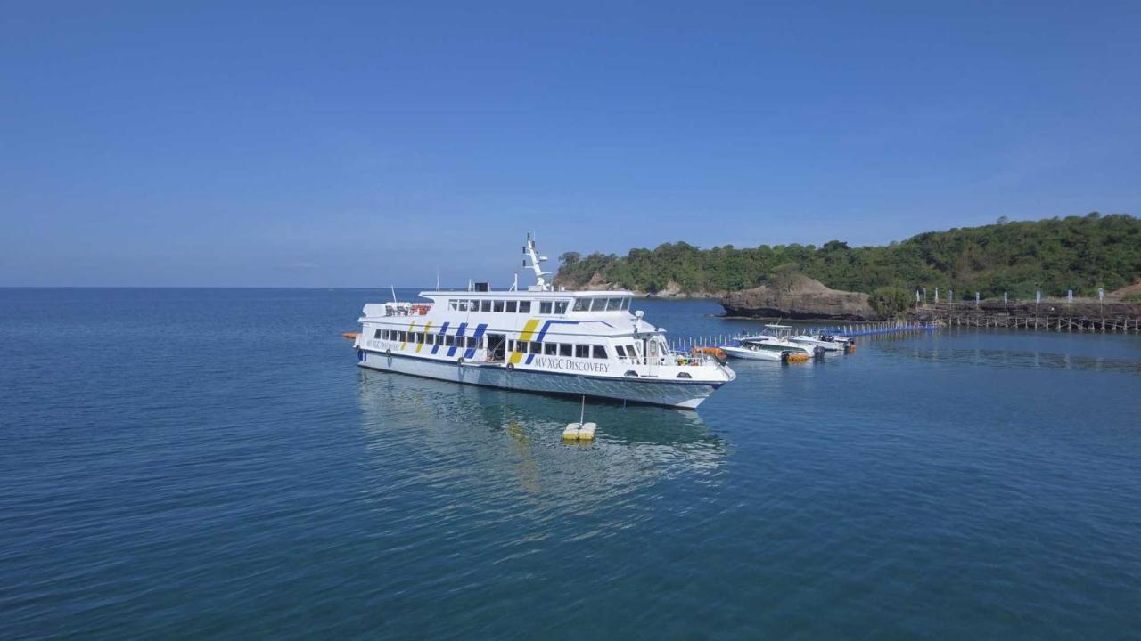 Aqua Fun Hotel At Camaya Coast Mariveles Kültér fotó