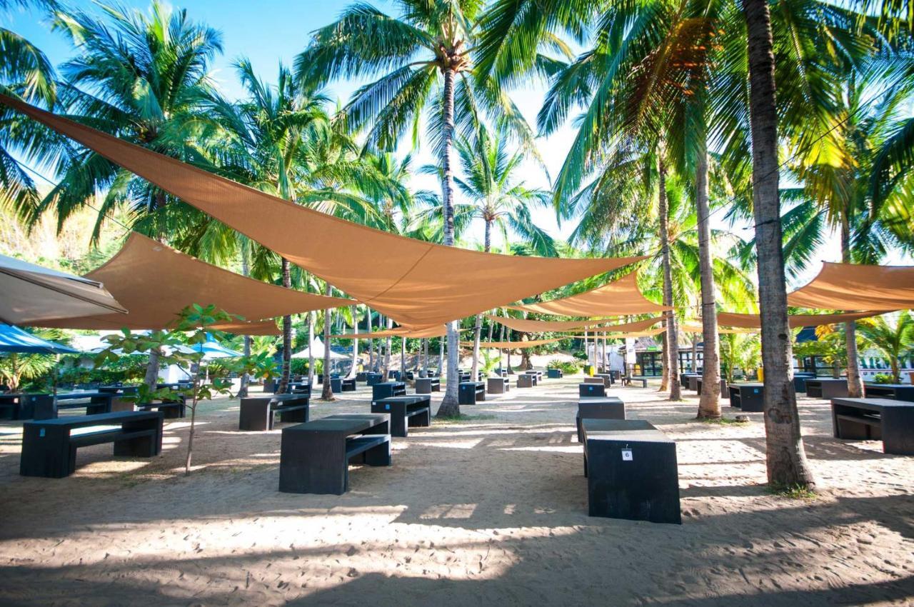 Aqua Fun Hotel At Camaya Coast Mariveles Kültér fotó